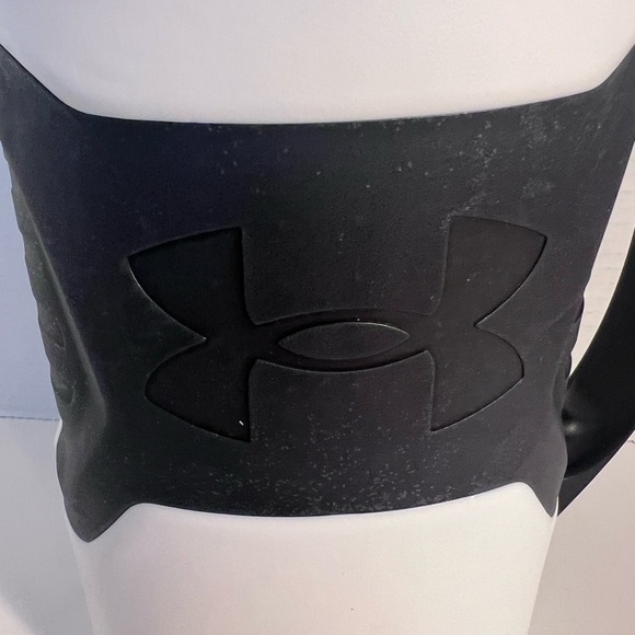 New Under Armour Black and White Water Jug 64 ounce - Picture 3 of 4